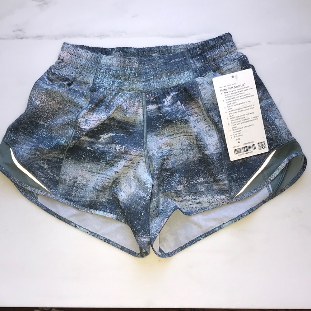 Lululemon Hotty Hot shorts 4”. New with tags and beautiful rare pattern!
